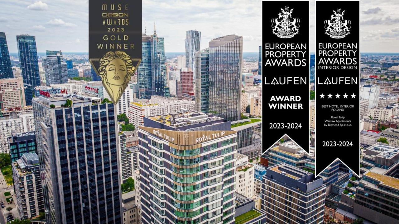 Royal Tulip Warsaw Centre Varsóvia Exterior foto The image showcases a city skyline featuring modern high-rise buildings. Prominently displayed are awards indicating recognition for excellence in design and property management. These include a gold award from the "MUSE Design Awards 2023" and a win